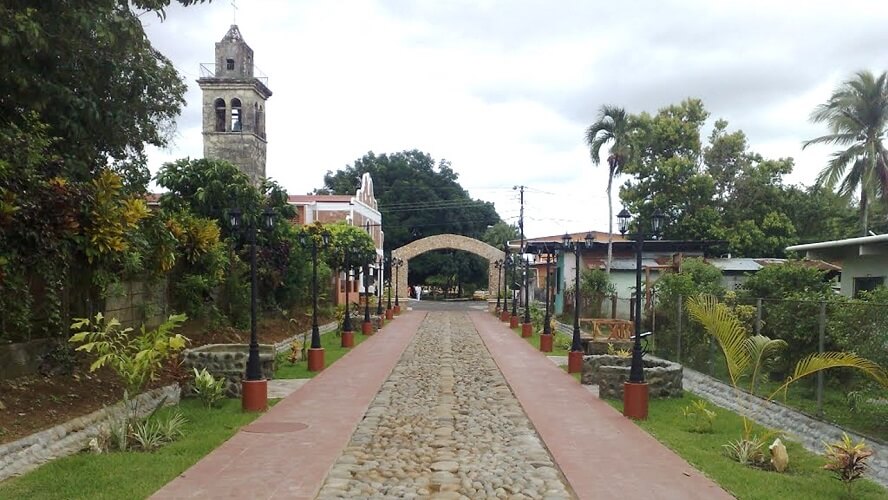 Luz Graciela Joly - Limpieza de Cunetas Empedradas